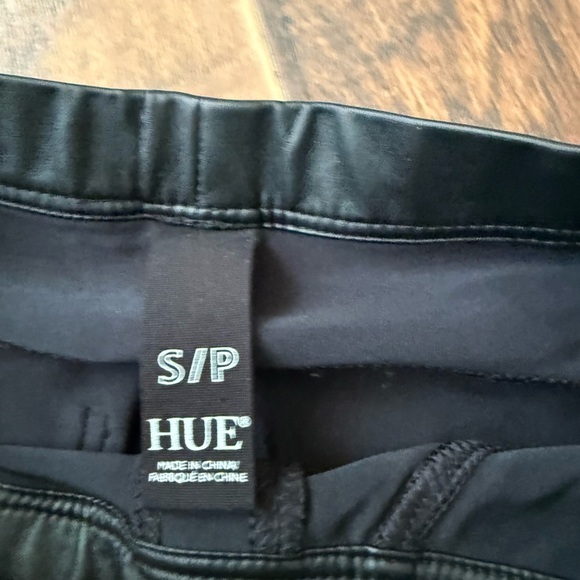 HUE Women's Sleek Black Leggings - Picture 10 of 10